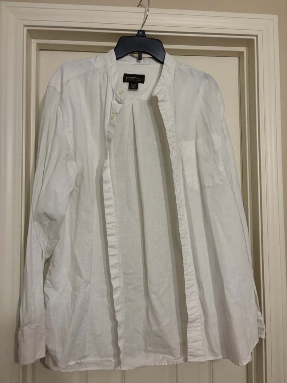 Eddie Bauer White Button-Up Shirt size Large